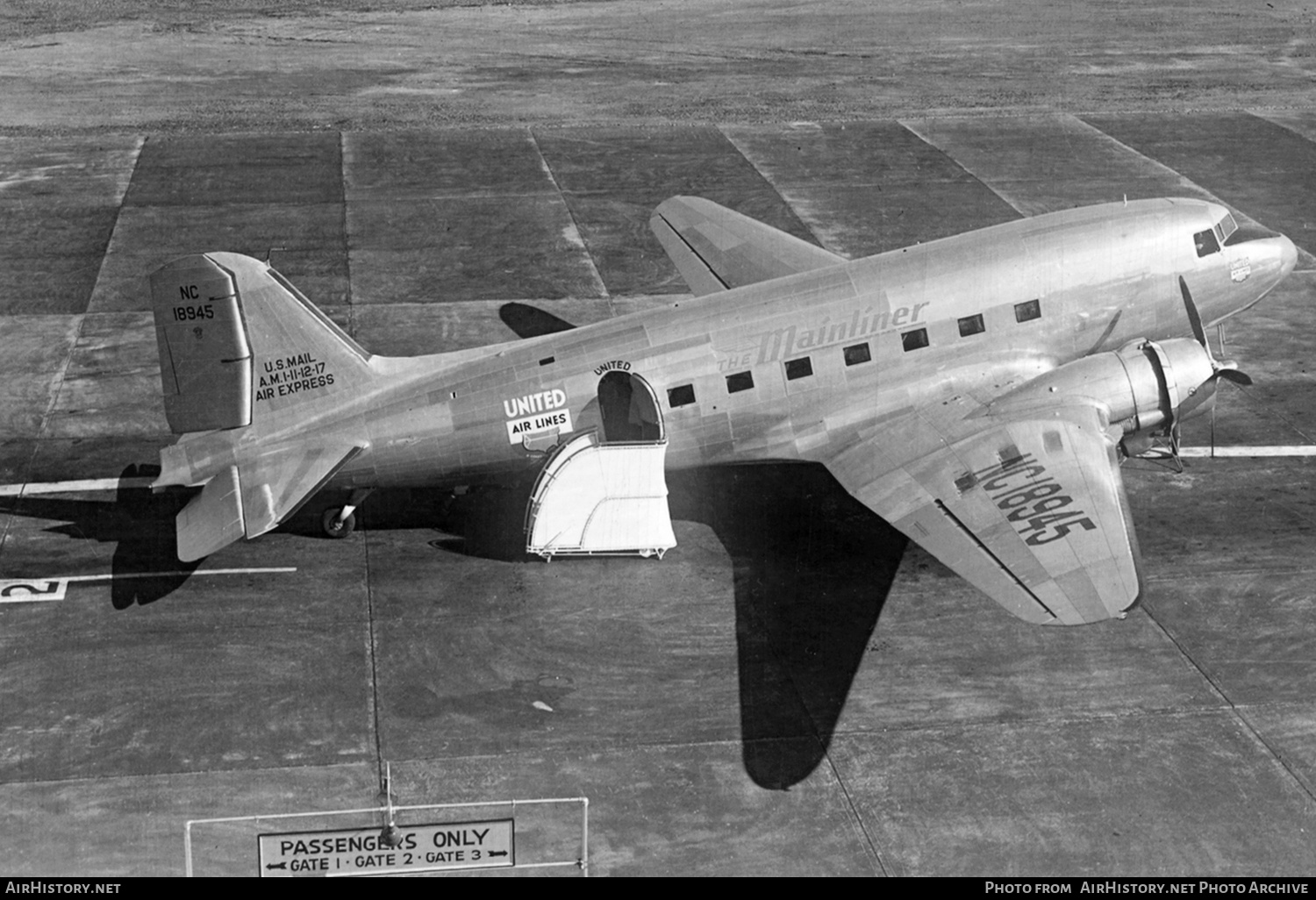 Aircraft Photo of NC18945 | Douglas DC-3A-191A | United Air Lines | AirHistory.net #667166