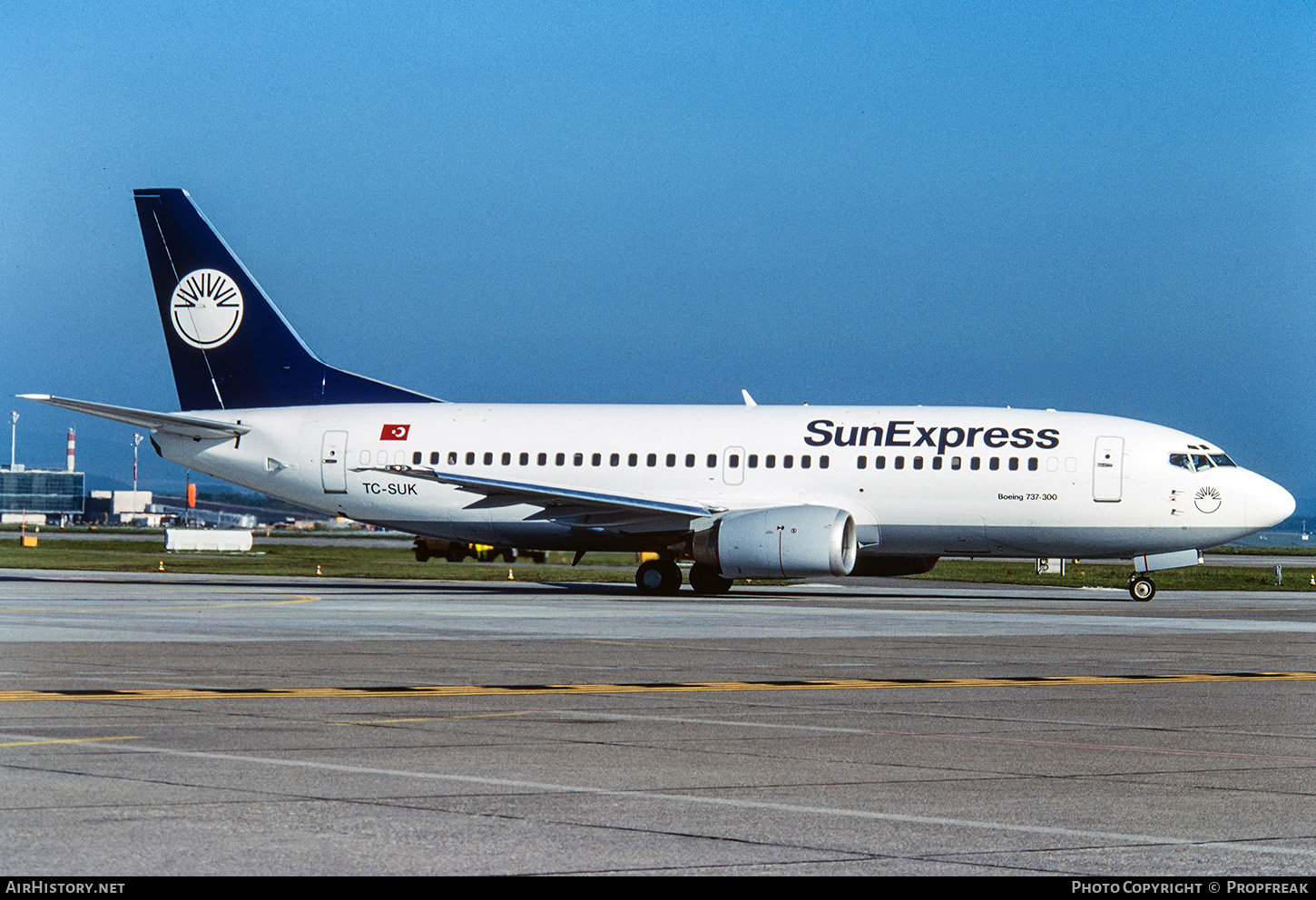 Aircraft Photo of TC-SUK | Boeing 737-330 | SunExpress | AirHistory.net #667231