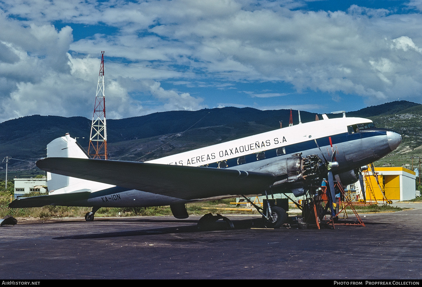 Aircraft Photo of XA-ION | Douglas C-47A Skytrain | Líneas Aéreas Oaxaqueñas | AirHistory.net #667242