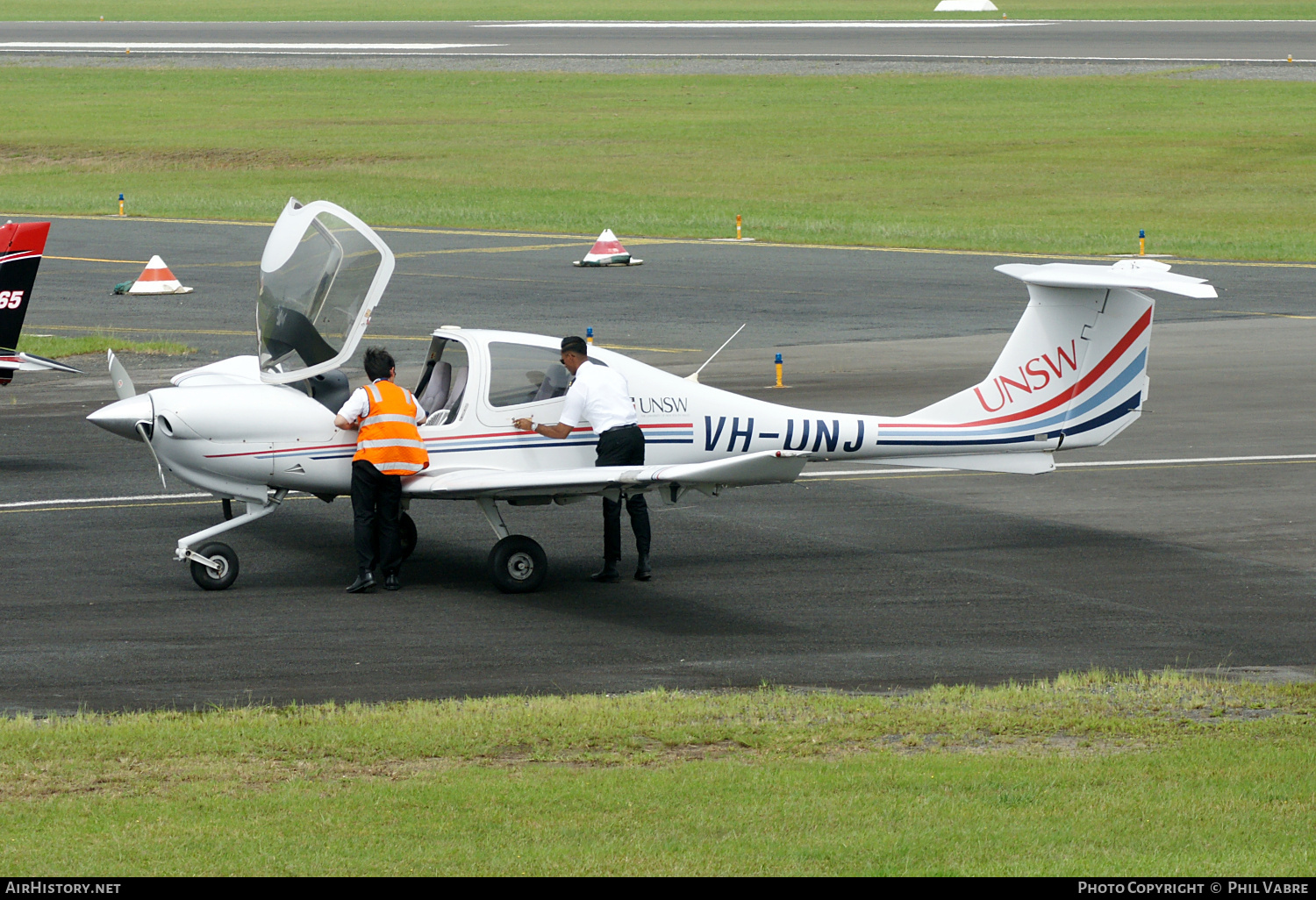 Aircraft Photo of VH-UNJ | Diamond DA40-180 Diamond Star | University of New South Wales | AirHistory.net #667249