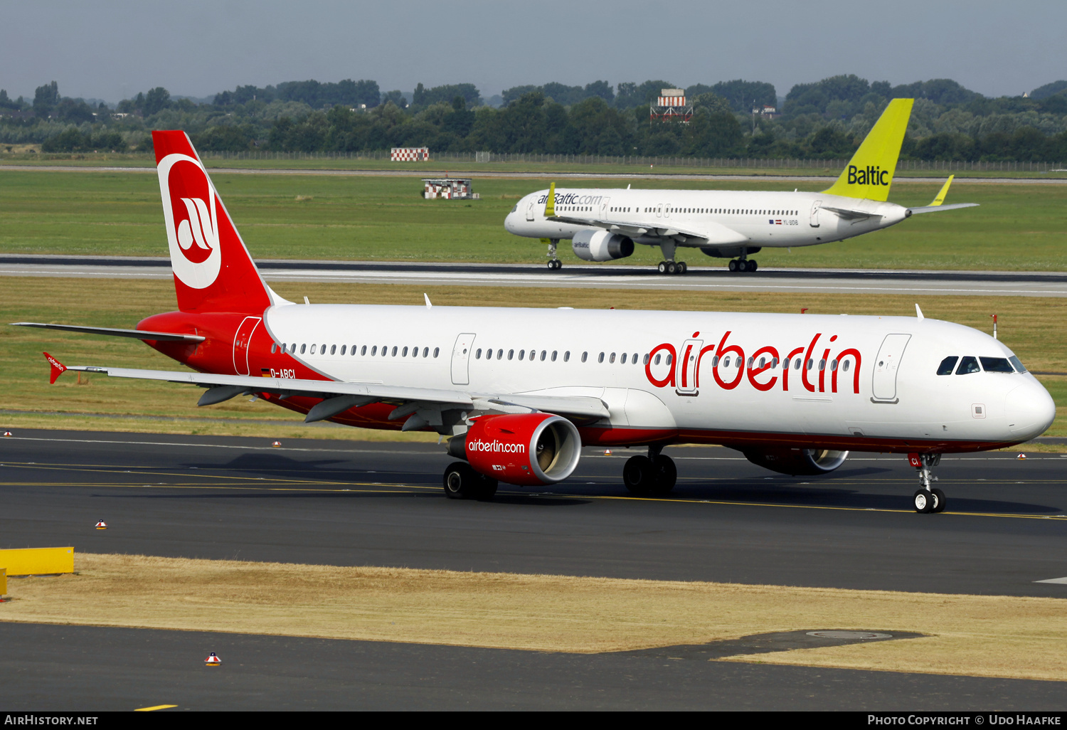 Aircraft Photo of D-ABCI | Airbus A321-211 | Air Berlin | AirHistory.net #667436