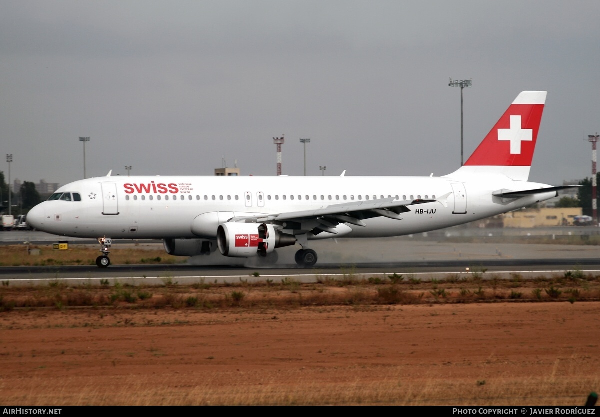 Aircraft Photo of HB-IJU | Airbus A320-214 | Swiss International Air Lines | AirHistory.net #667454