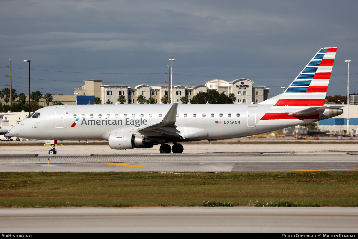 Aircraft Photo of N246NN | Embraer 175LR (ERJ-170-200LR) | American Eagle | AirHistory.net #667513