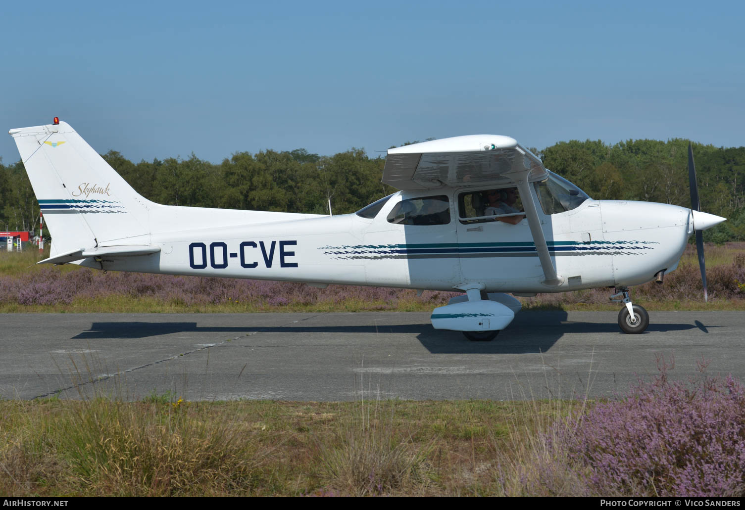 Aircraft Photo of OO-CVE | Cessna 172R Skyhawk II | AirHistory.net #667531