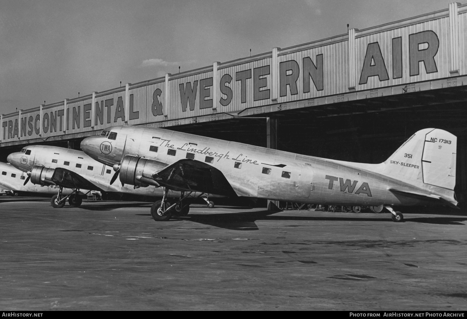 Aircraft Photo of NC17313 | Douglas DC-3B-202 | TWA - Transcontinental and Western Air | AirHistory.net #667559