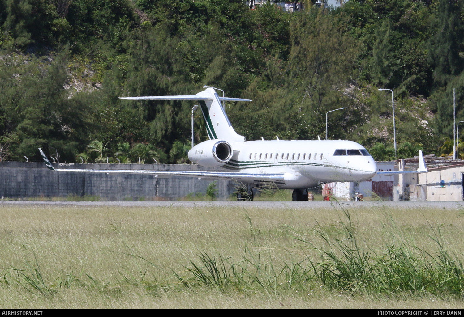 Aircraft Photo of OE-LGE | Bombardier Global 5000 (BD-700-1A11) | AirHistory.net #667612
