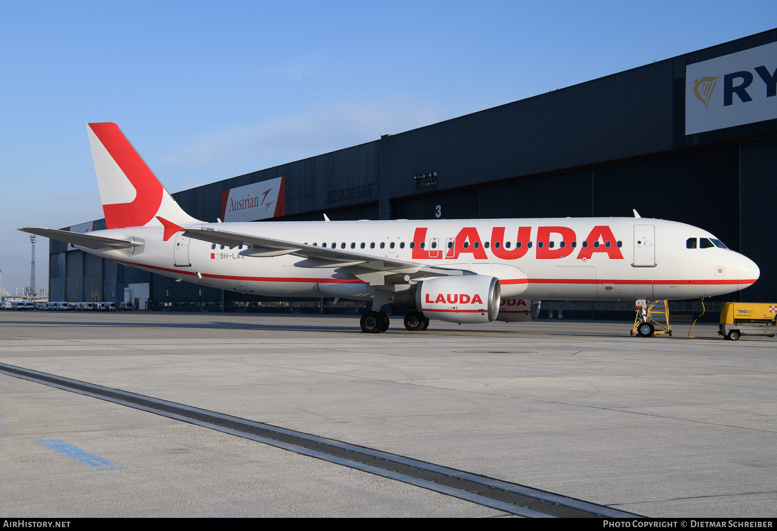 Aircraft Photo of 9H-LAX | Airbus A320-214 | Lauda | AirHistory.net #667883