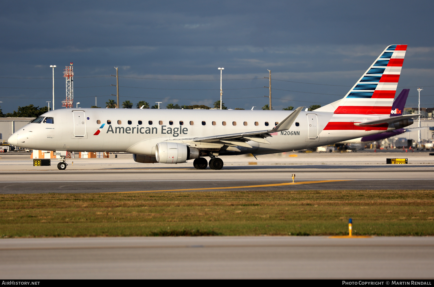 Aircraft Photo of N206NN | Embraer 175LR (ERJ-170-200LR) | American Eagle | AirHistory.net #667936