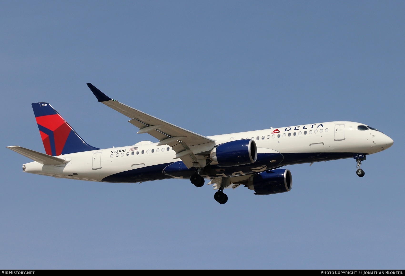 Aircraft Photo of N321DU | Airbus A220-371 (BD-500-1A11) | Delta Air Lines | AirHistory.net #667954