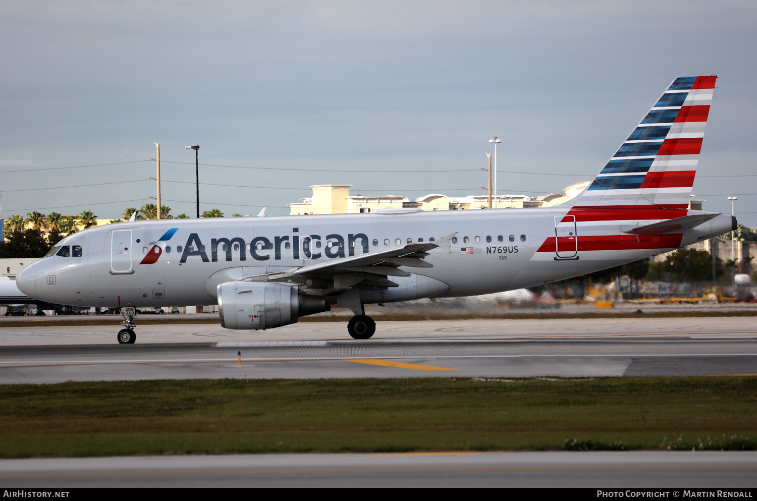 Aircraft Photo of N769US | Airbus A319-112 | American Airlines | AirHistory.net #667970