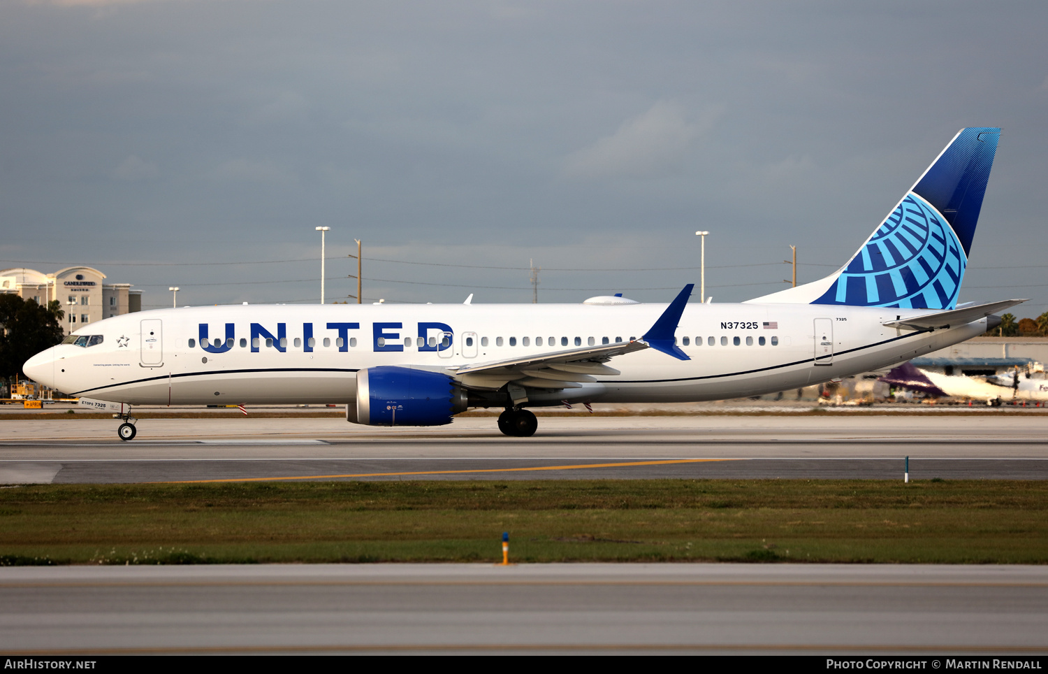 Aircraft Photo of N37325 | Boeing 737-8 Max 8 | United Airlines | AirHistory.net #667974