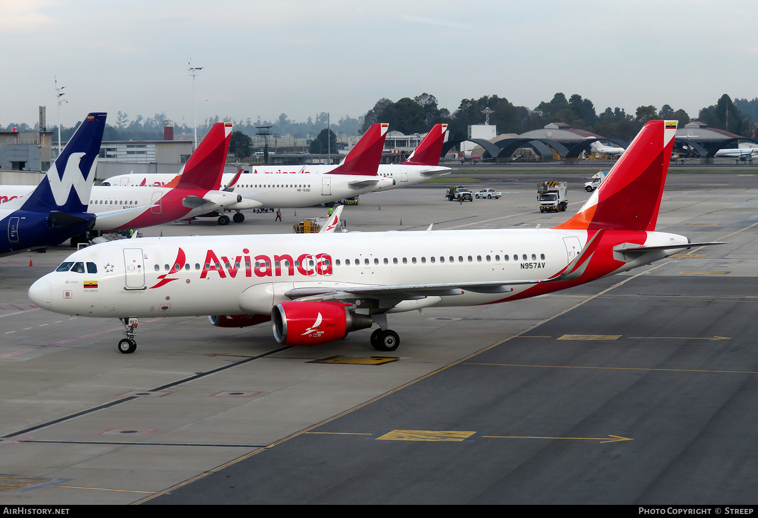 Aircraft Photo of N957AV | Airbus A320-214 | Avianca | AirHistory.net #668039