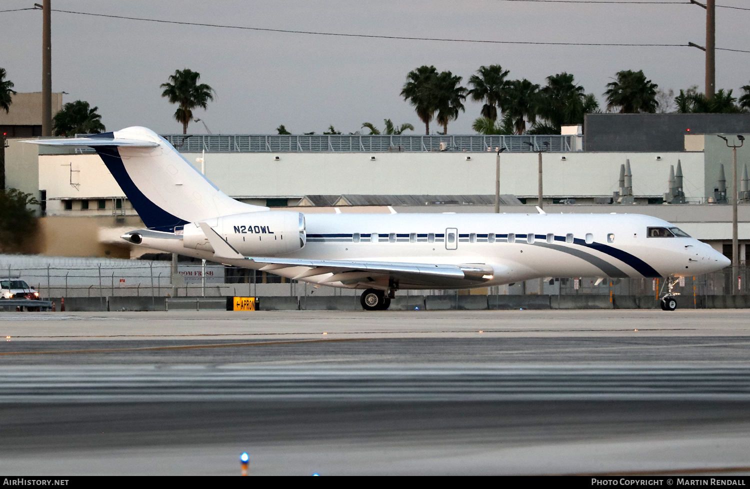 Aircraft Photo of N240WL | Bombardier Global 5000 (BD-700-1A11) | AirHistory.net #668158