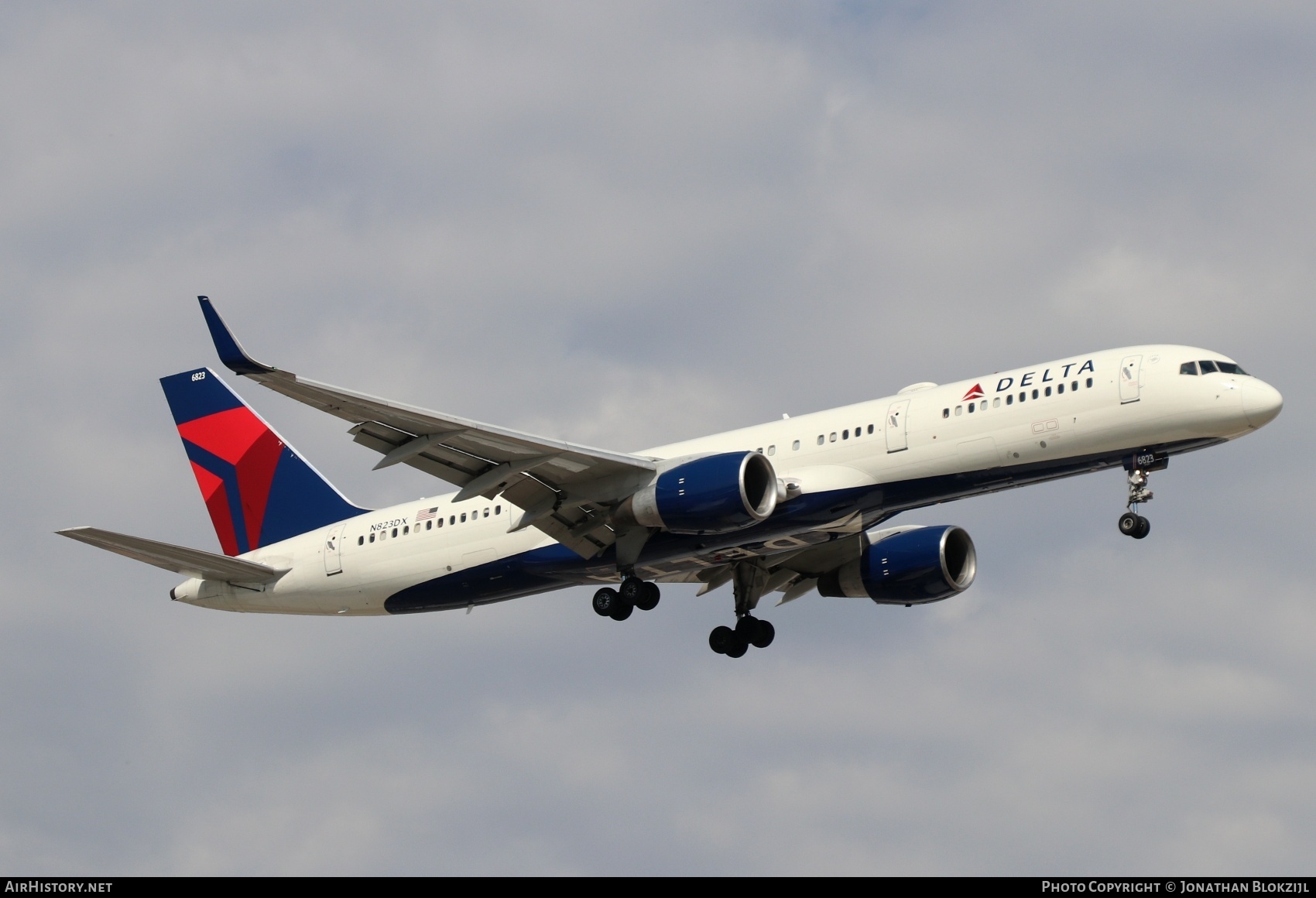 Aircraft Photo of N823DX | Boeing 757-26D | Delta Air Lines | AirHistory.net #668174