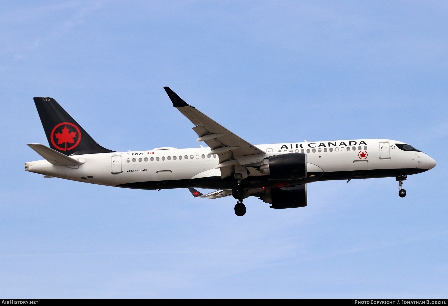 Aircraft Photo of C-GWUS | Airbus A220-371 (BD-500-1A11) | Air Canada | AirHistory.net #668191