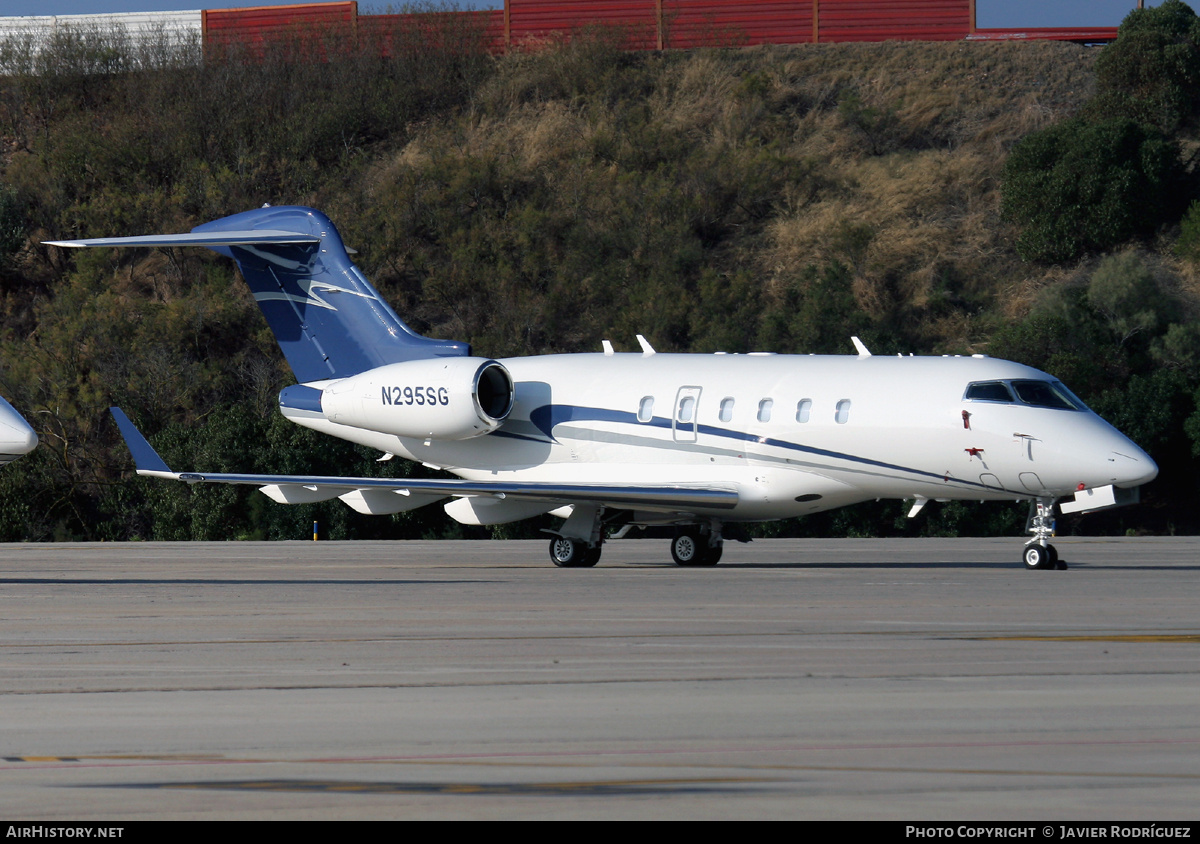 Aircraft Photo of N295SG | Bombardier Challenger 300 (BD-100-1A10) | AirHistory.net #668231