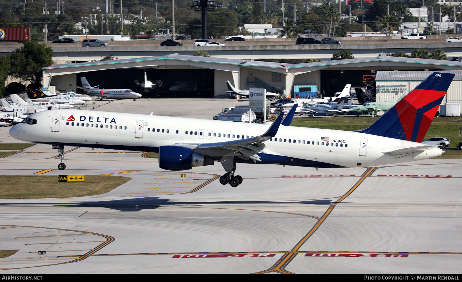 Aircraft Photo of N690DL | Boeing 757-232 | Delta Air Lines | AirHistory.net #668248