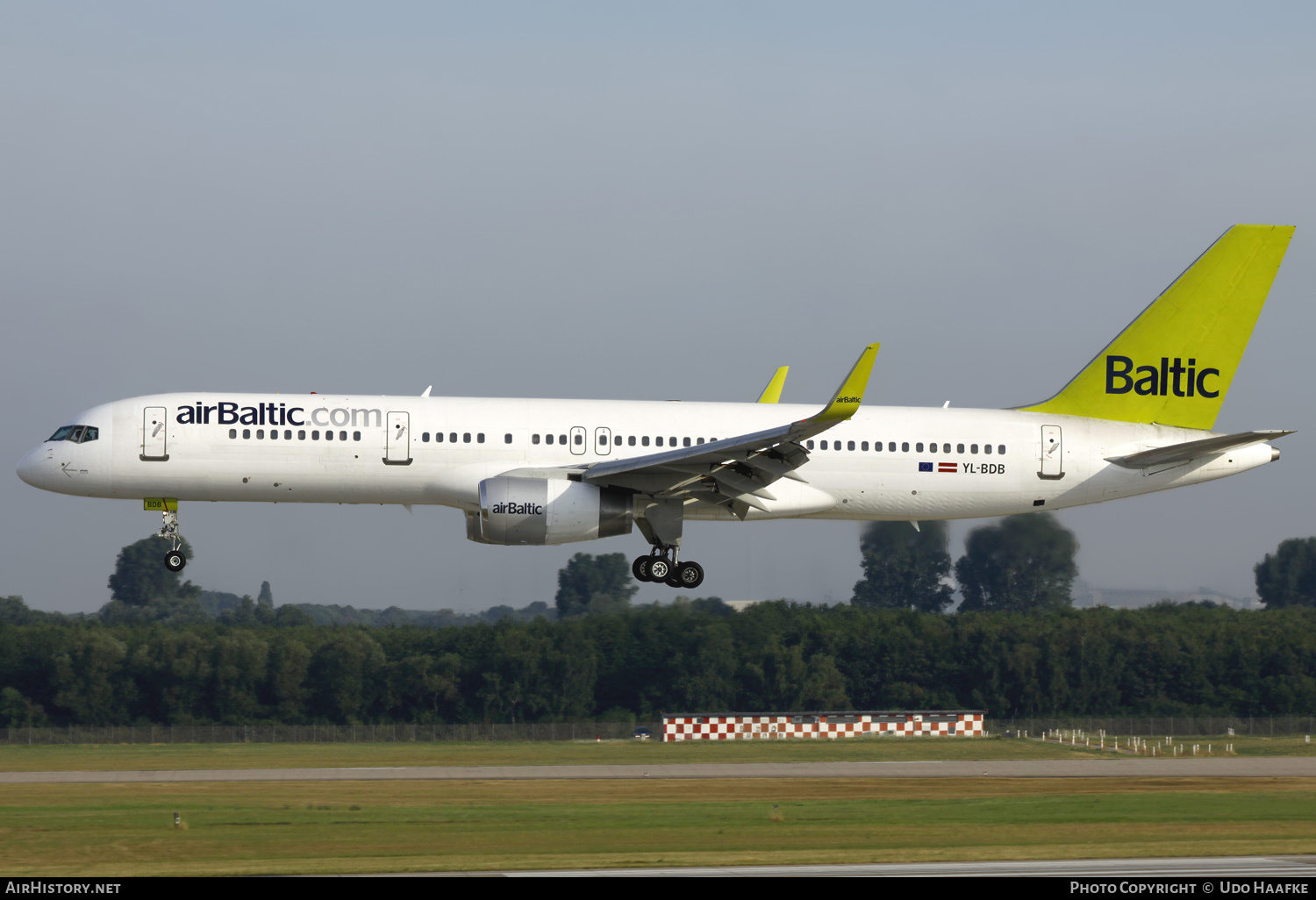 Aircraft Photo of YL-BDB | Boeing 757-256 | AirBaltic | AirHistory.net #668354