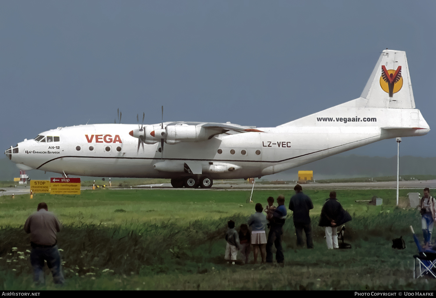 Aircraft Photo of LZ-VEC | Antonov An-12BP | Vega Airlines | AirHistory.net #668367