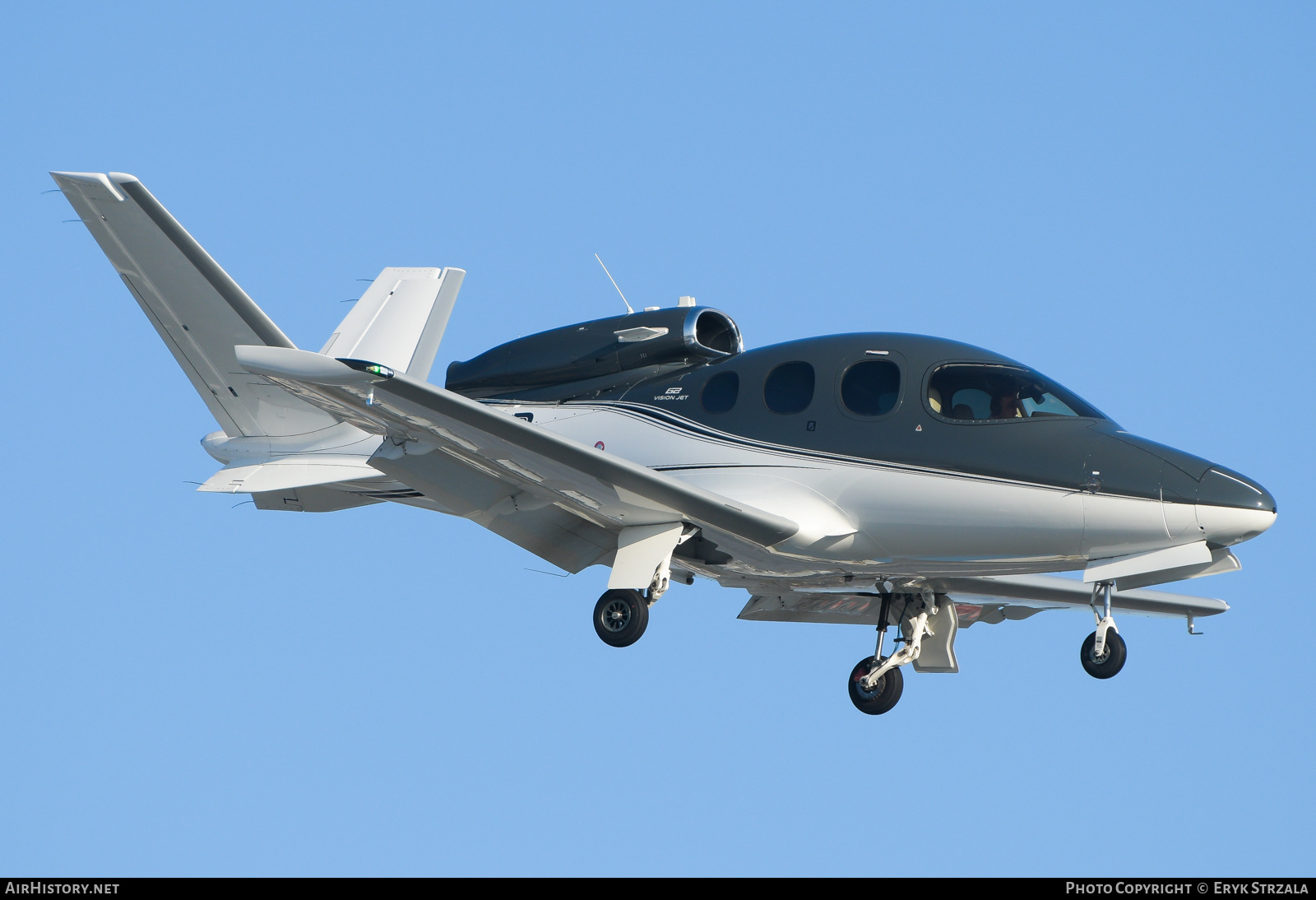 Aircraft Photo of OO-TBB | Cirrus SF-50 Vision G2 | AirHistory.net #668380