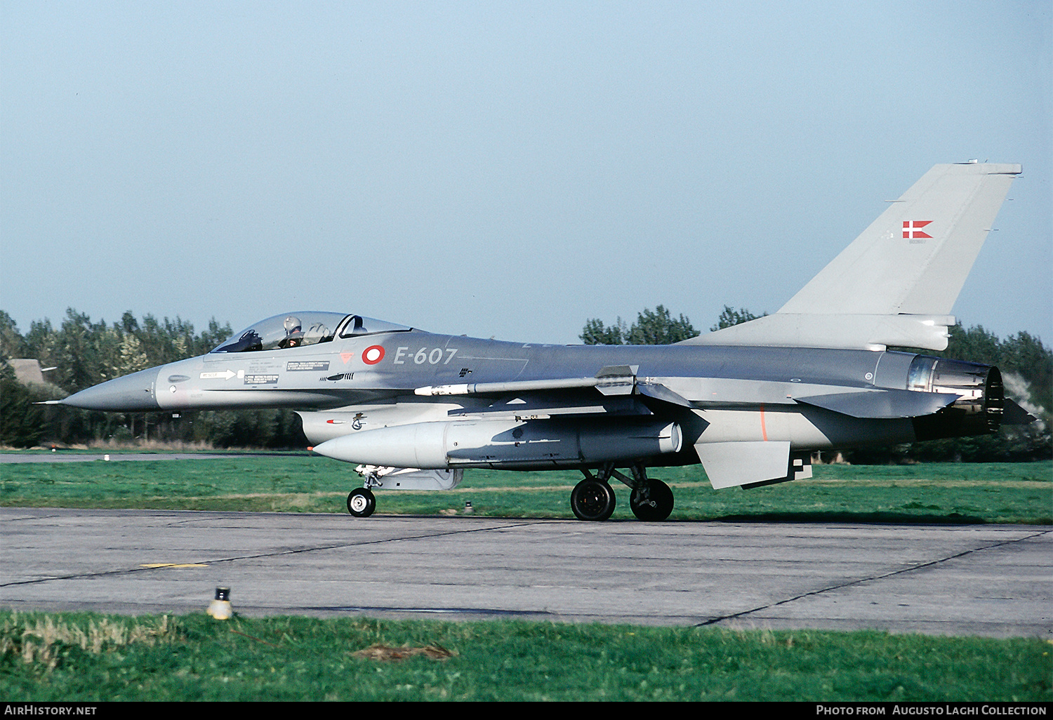 Aircraft Photo of E-607 | General Dynamics F-16A Fighting Falcon | Denmark - Air Force | AirHistory.net #668429