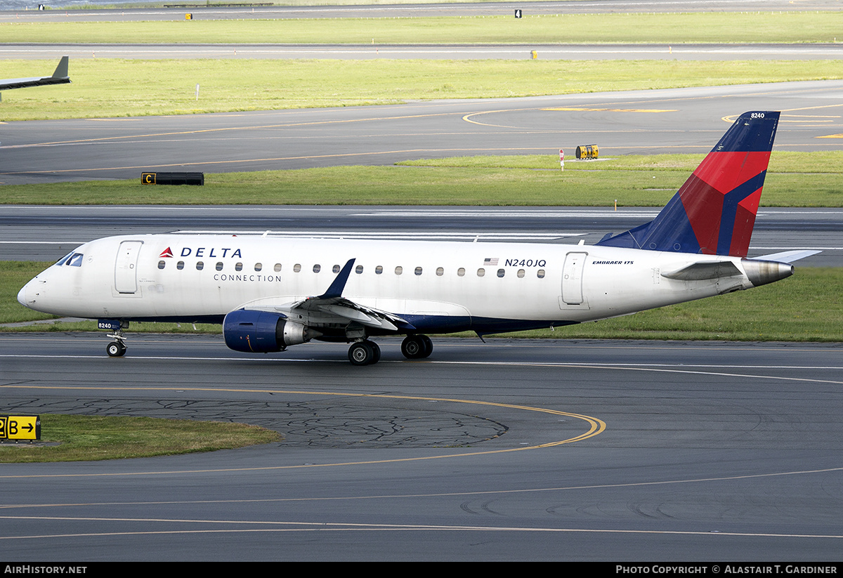 Aircraft Photo of N240JQ | Embraer 175LR (ERJ-170-200LR) | Delta Connection | AirHistory.net #668478