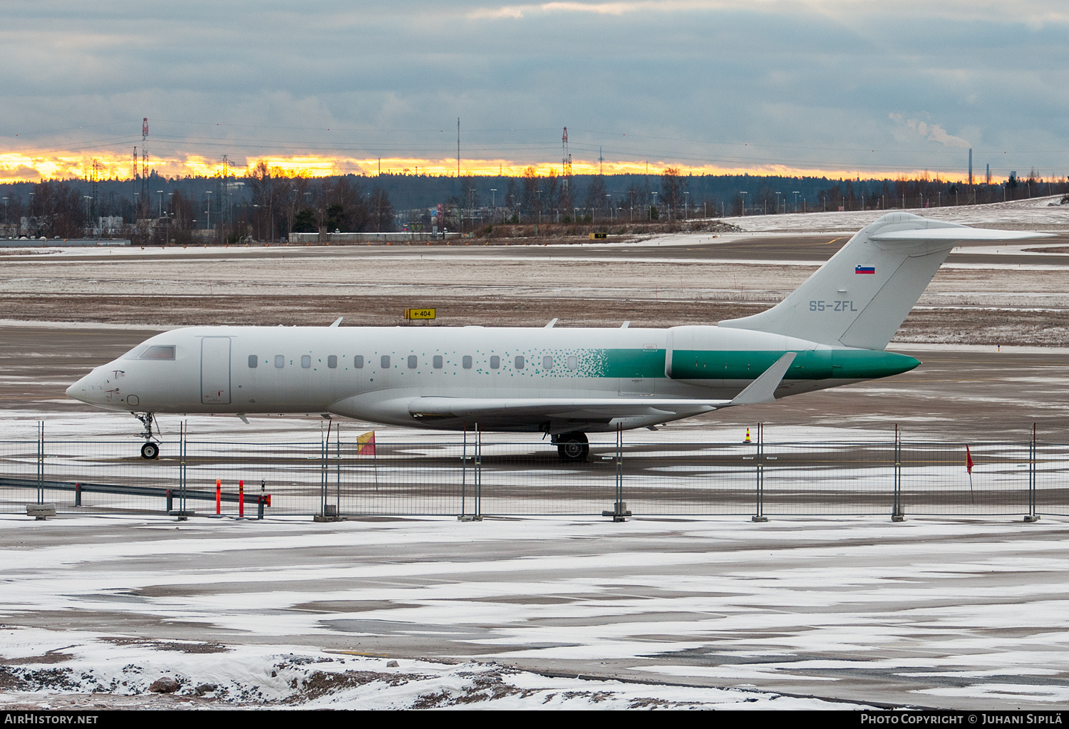 Aircraft Photo of S5-ZFL | Bombardier Global 6000 (BD-700-1A10) | AirHistory.net #668541