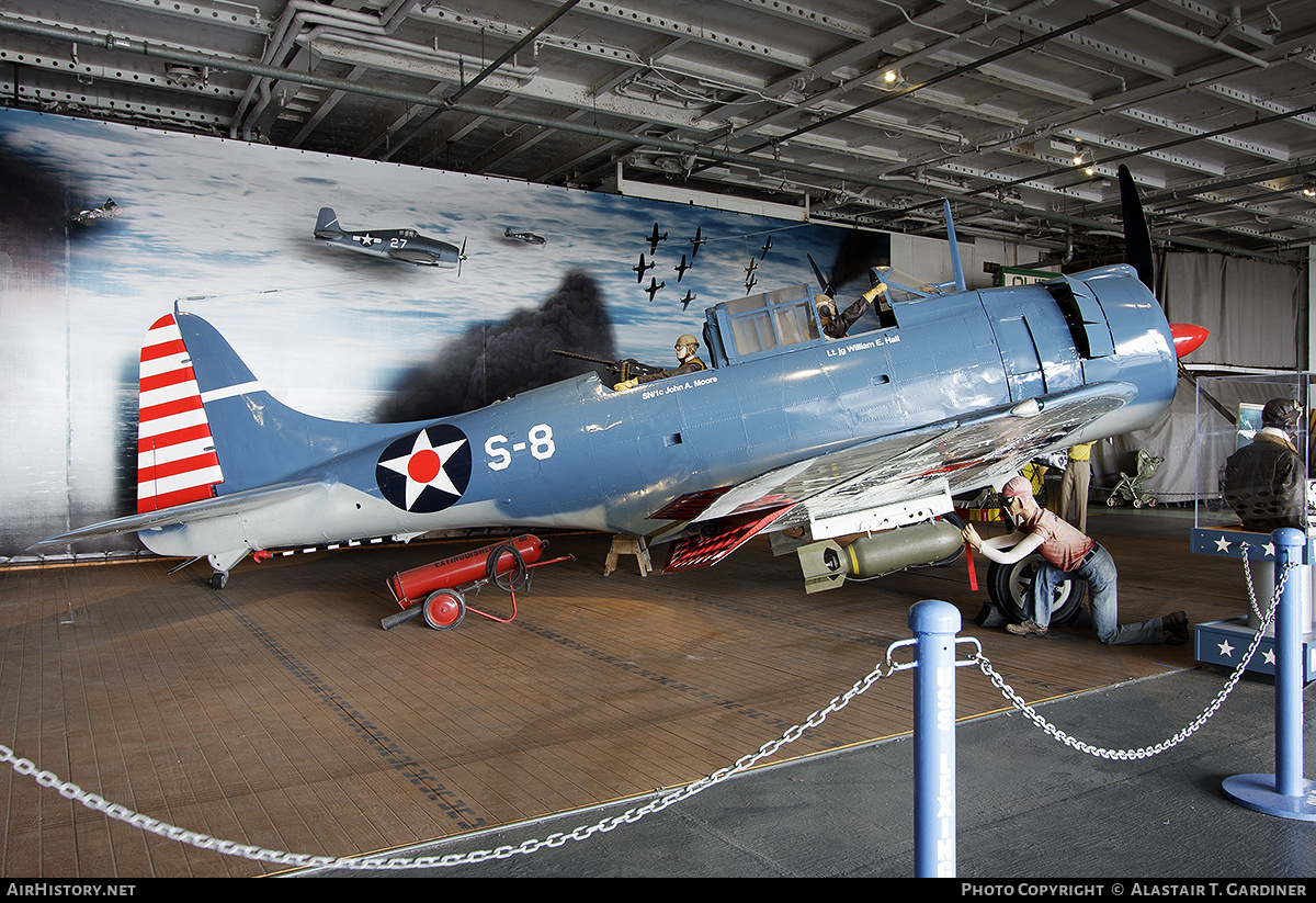 Aircraft Photo of 06694 | Douglas SBD-3 Dauntless | USA - Navy | AirHistory.net #668559