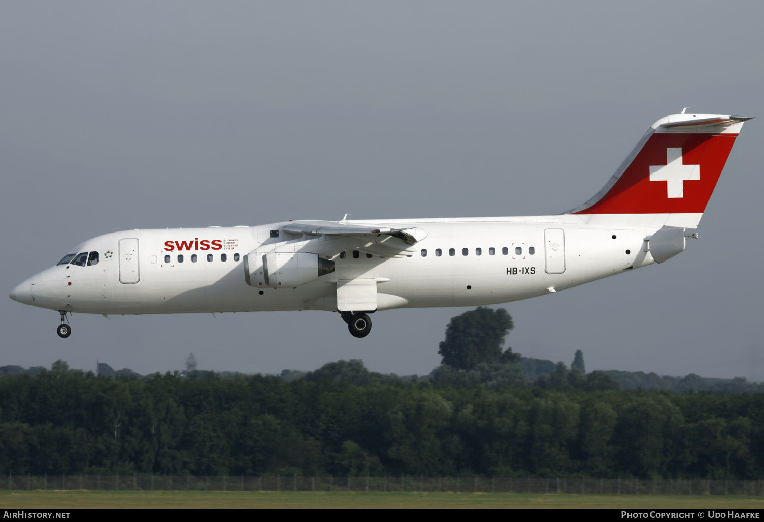 Aircraft Photo of HB-IXS | BAE Systems Avro 146-RJ100 | Swiss International Air Lines | AirHistory.net #668577