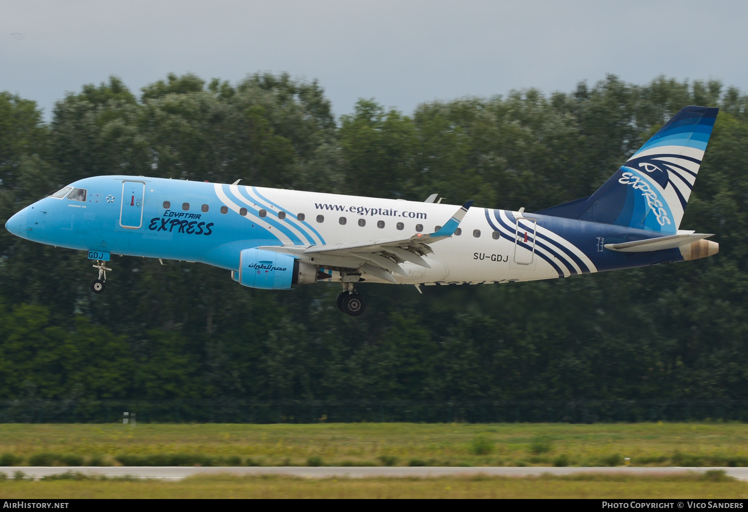 Aircraft Photo of SU-GDJ | Embraer 170LR (ERJ-170-100LR) | EgyptAir Express | AirHistory.net #668628