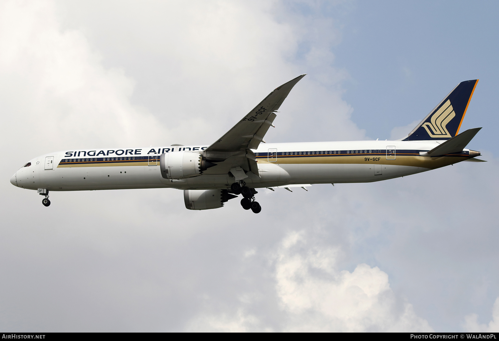 Aircraft Photo of 9V-SCF | Boeing 787-10 Dreamliner | Singapore Airlines | AirHistory.net #668647