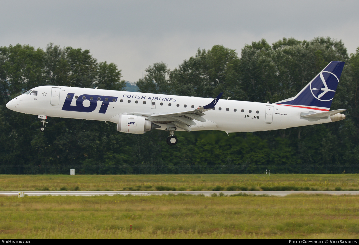 Aircraft Photo of SP-LMB | Embraer 190STD (ERJ-190-100STD) | LOT Polish Airlines - Polskie Linie Lotnicze | AirHistory.net #668673