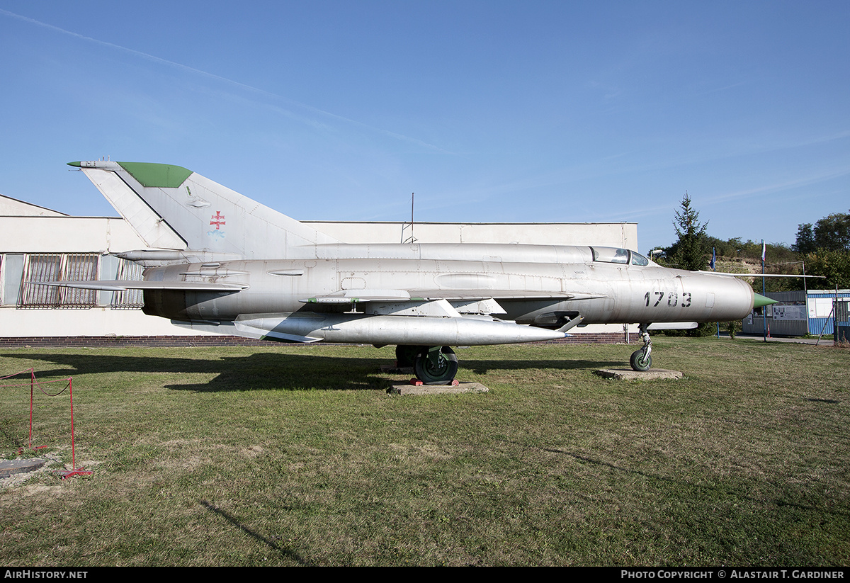 Aircraft Photo of 1703 | Mikoyan-Gurevich MiG-21R | Slovakia - Air Force | AirHistory.net #668978