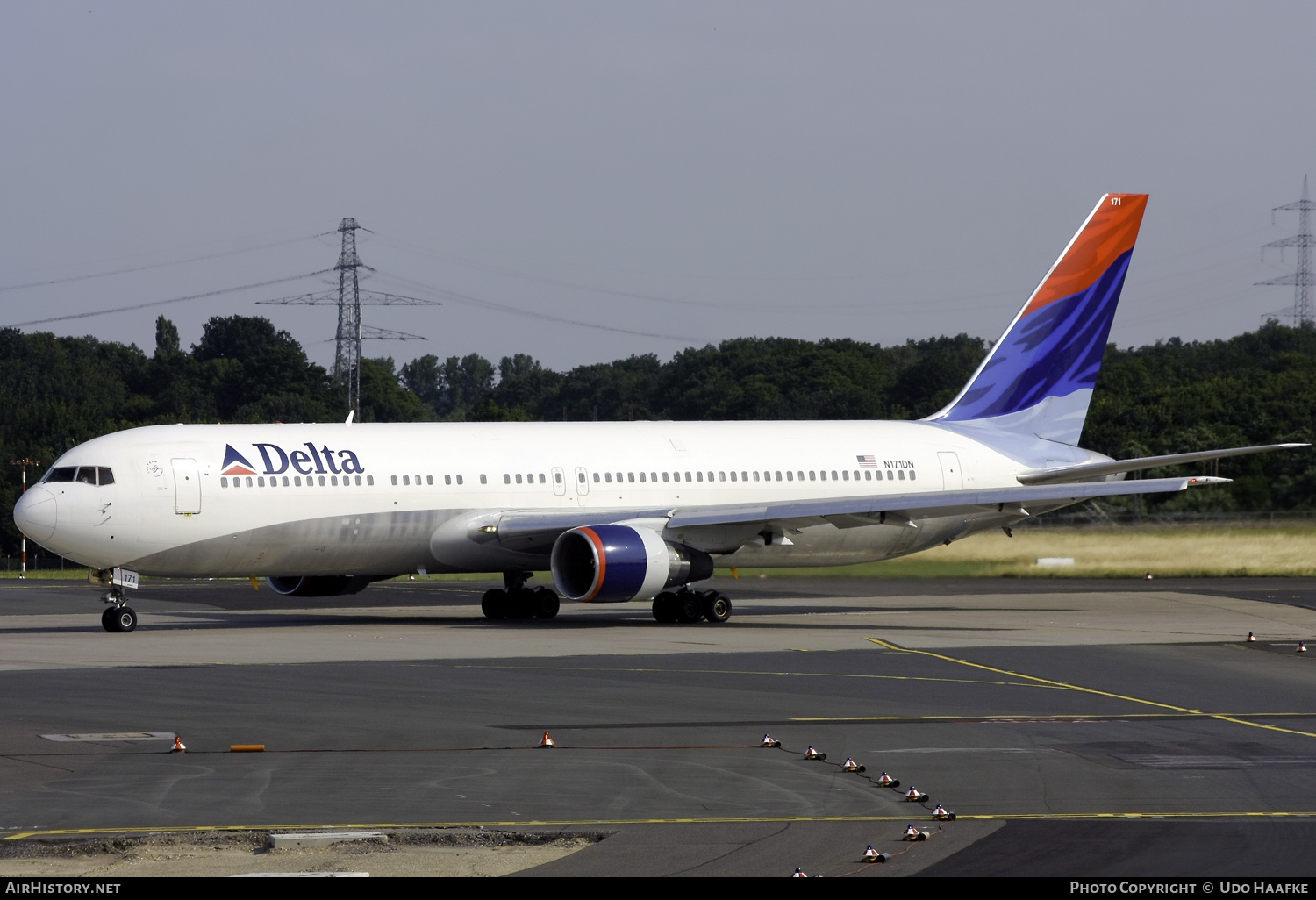Aircraft Photo of N171DN | Boeing 767-332/ER | Delta Air Lines | AirHistory.net #668997