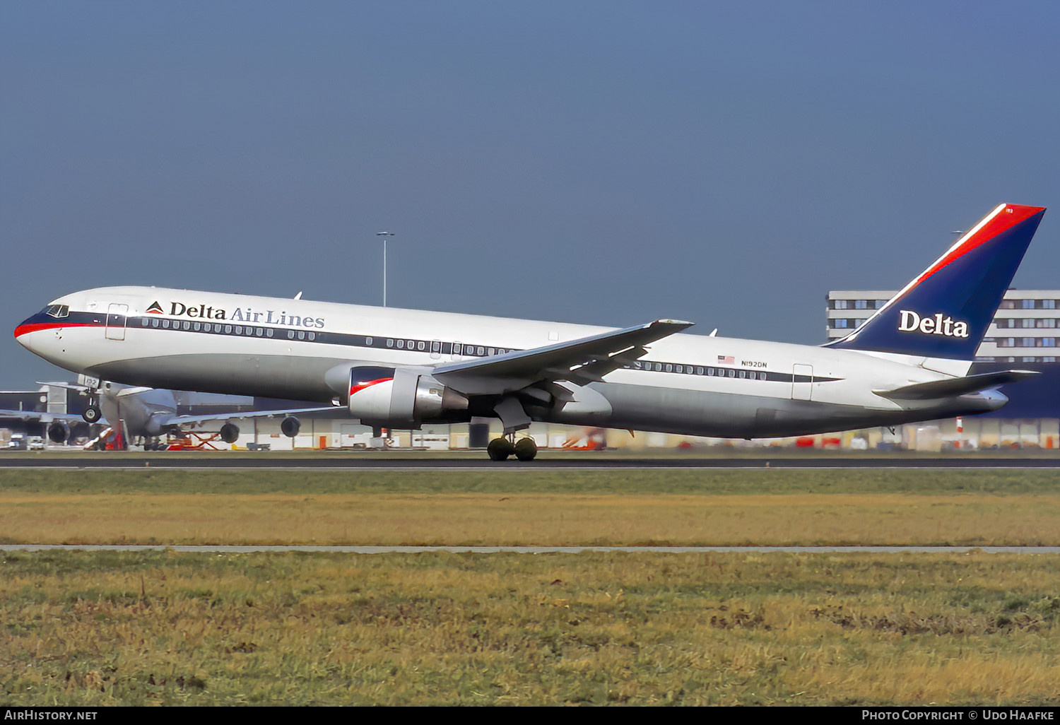 Aircraft Photo of N192DN | Boeing 767-332/ER | Delta Air Lines | AirHistory.net #669022