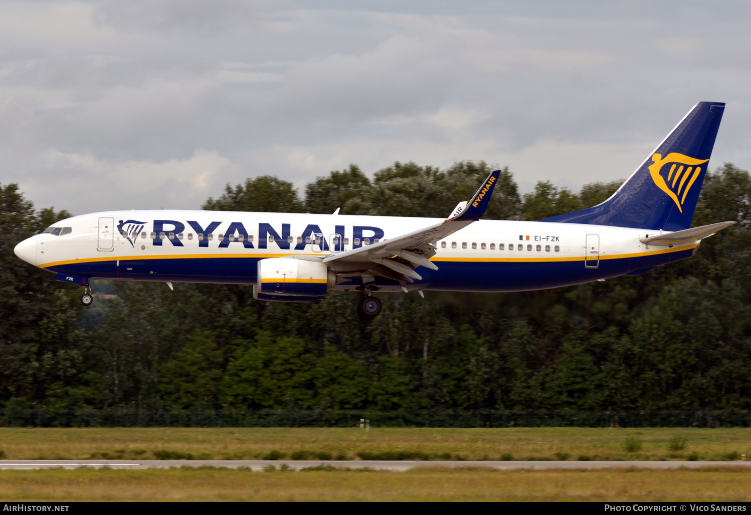 Aircraft Photo of EI-FZK | Boeing 737-800 | Ryanair | AirHistory.net #669052
