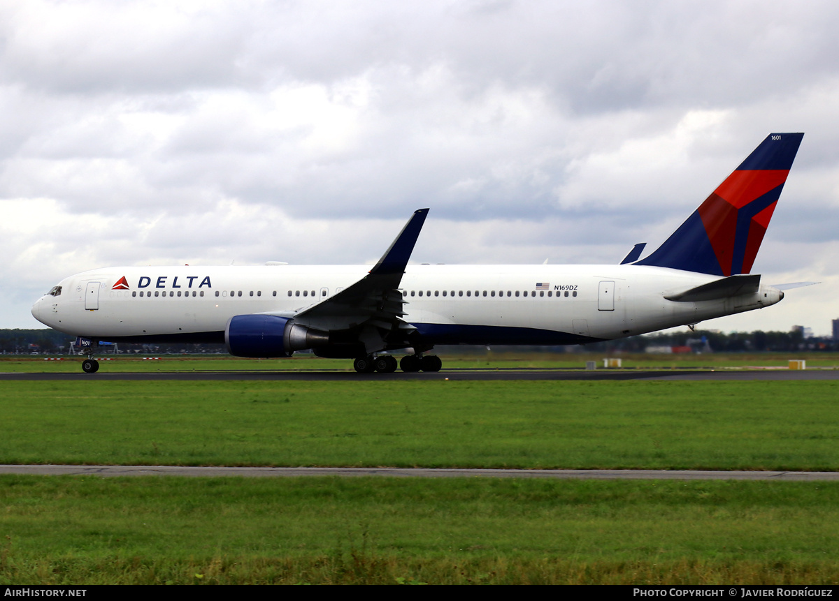 Aircraft Photo of N169DZ | Boeing 767-332/ER | Delta Air Lines | AirHistory.net #669115