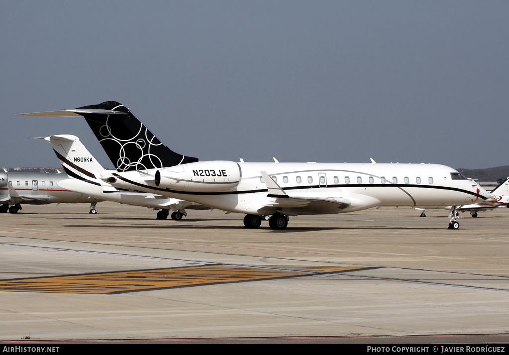 Aircraft Photo of N203JE | Bombardier Global 6000 (BD-700-1A10) | AirHistory.net #669137