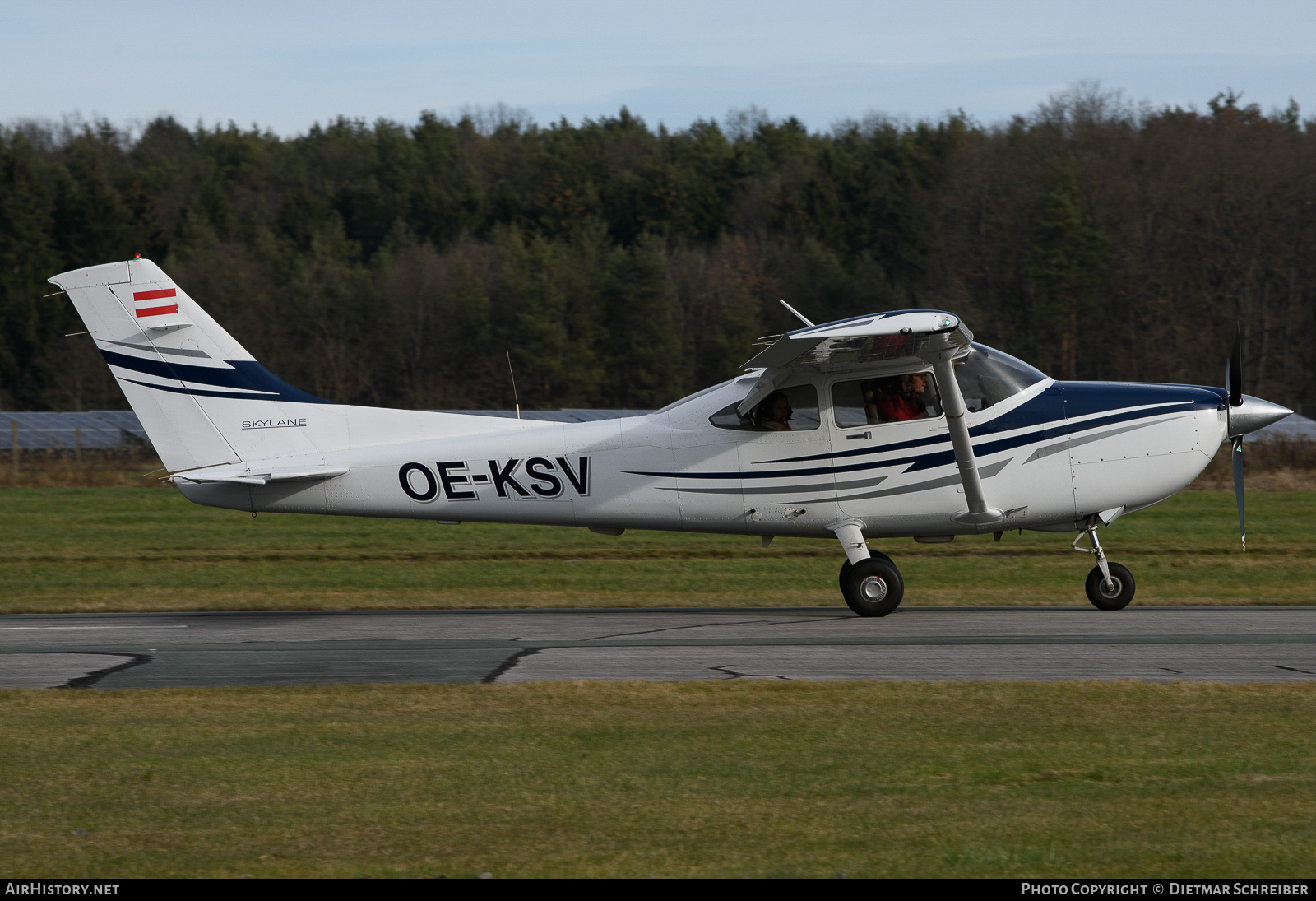 Aircraft Photo of OE-KSV | Cessna 182T Skylane | AirHistory.net #669516