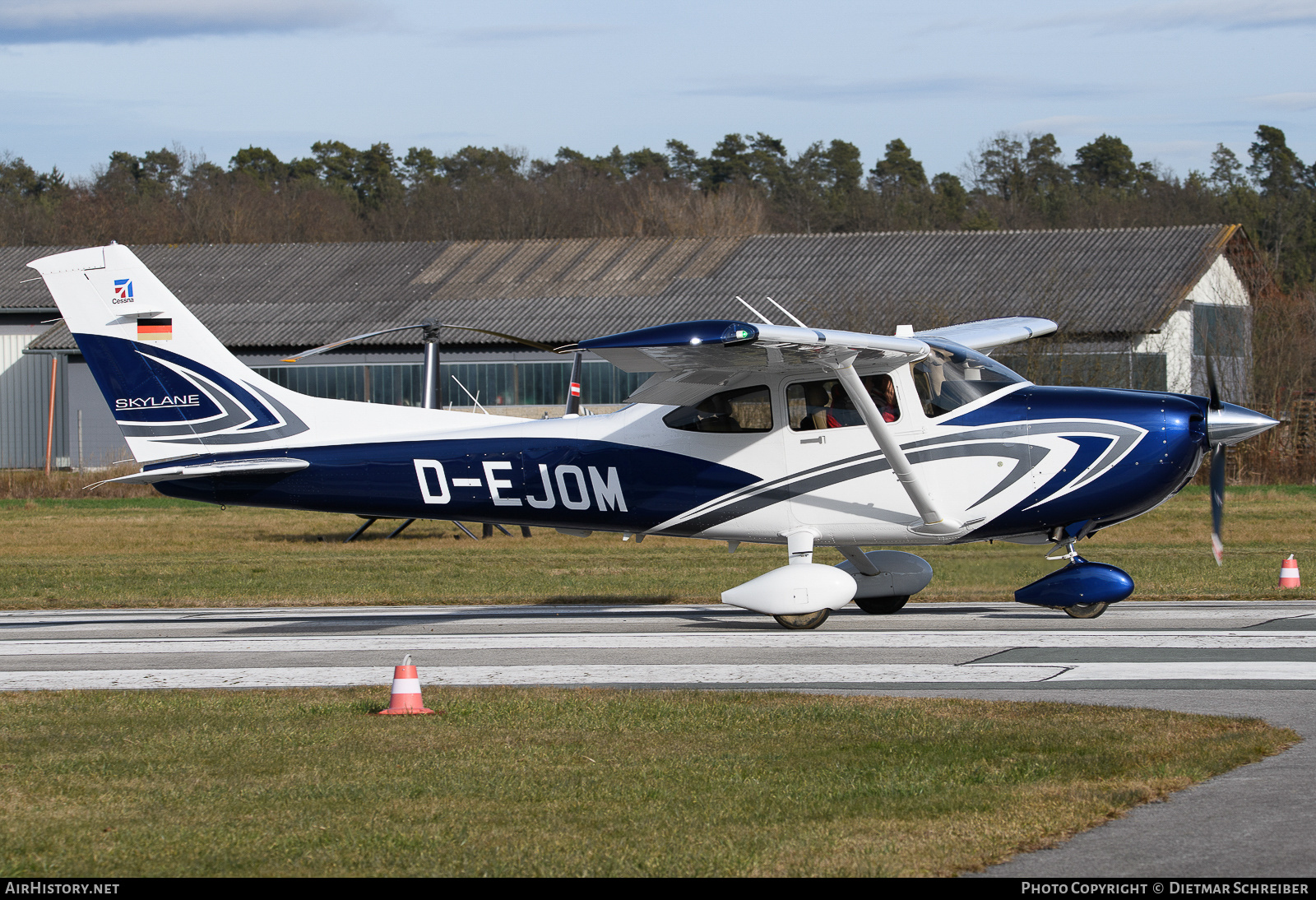 Aircraft Photo of D-EJOM | Cessna 182T Skylane | AirHistory.net #669526