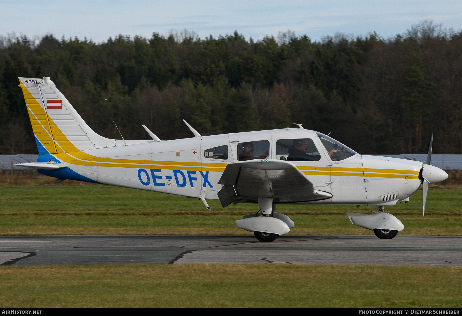 Aircraft Photo of OE-DFX | Piper PA-28-181 Archer II | AirHistory.net #669535
