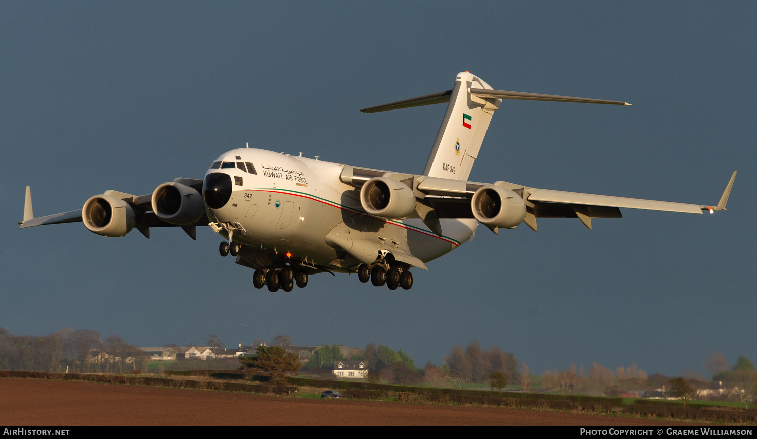 Aircraft Photo of KAF342 | Boeing C-17A Globemaster III | Kuwait - Air Force | AirHistory.net #669545