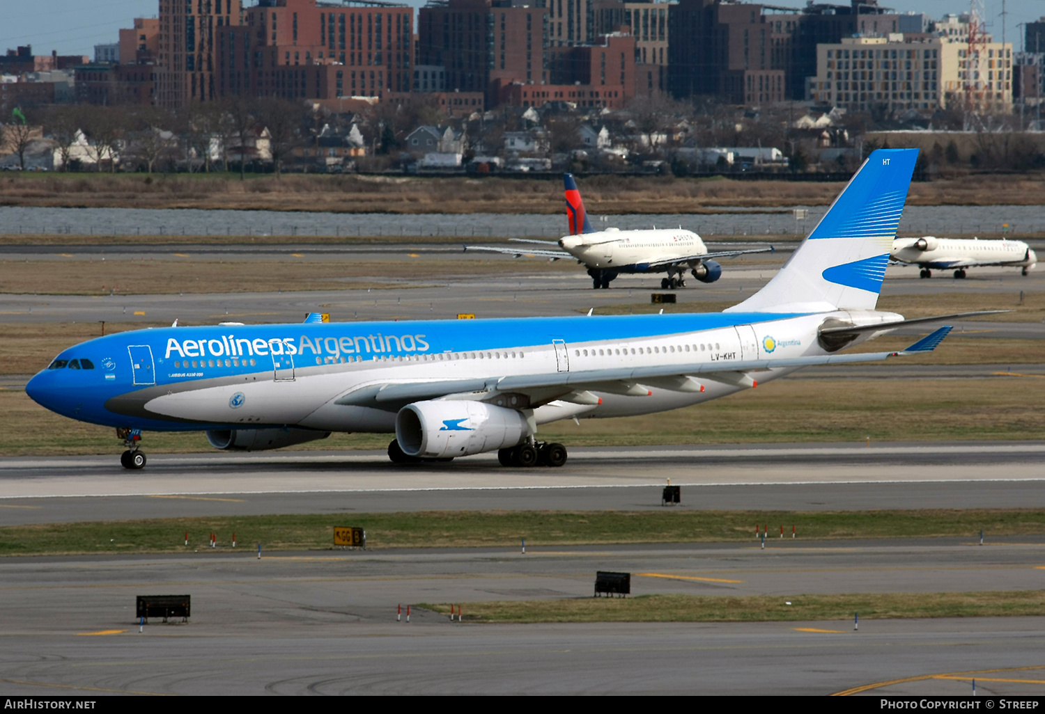 Aircraft Photo of LV-KHT | Airbus A330-243 | Aerolíneas Argentinas | AirHistory.net #669550