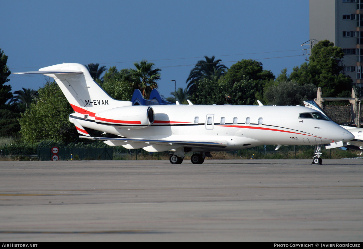 Aircraft Photo of M-EVAN | Bombardier Challenger 300 (BD-100-1A10) | AirHistory.net #669594