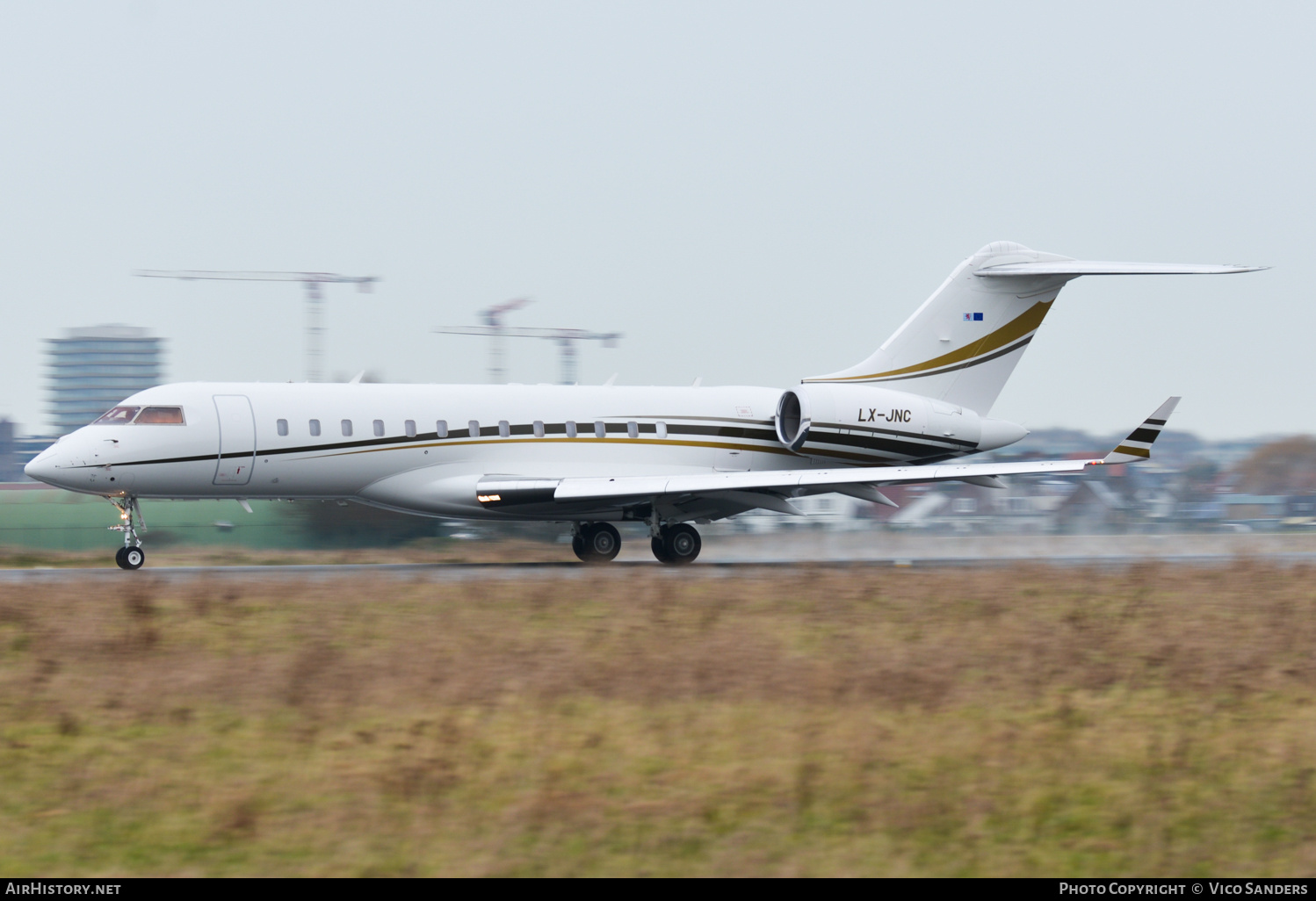 Aircraft Photo of LX-JNC | Bombardier Global Express XRS (BD-700-1A10) | AirHistory.net #669637