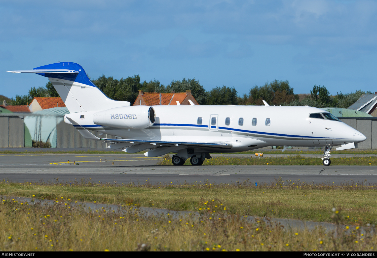 Aircraft Photo of N300BC | Bombardier Challenger 300 (BD-100-1A10) | AirHistory.net #669656
