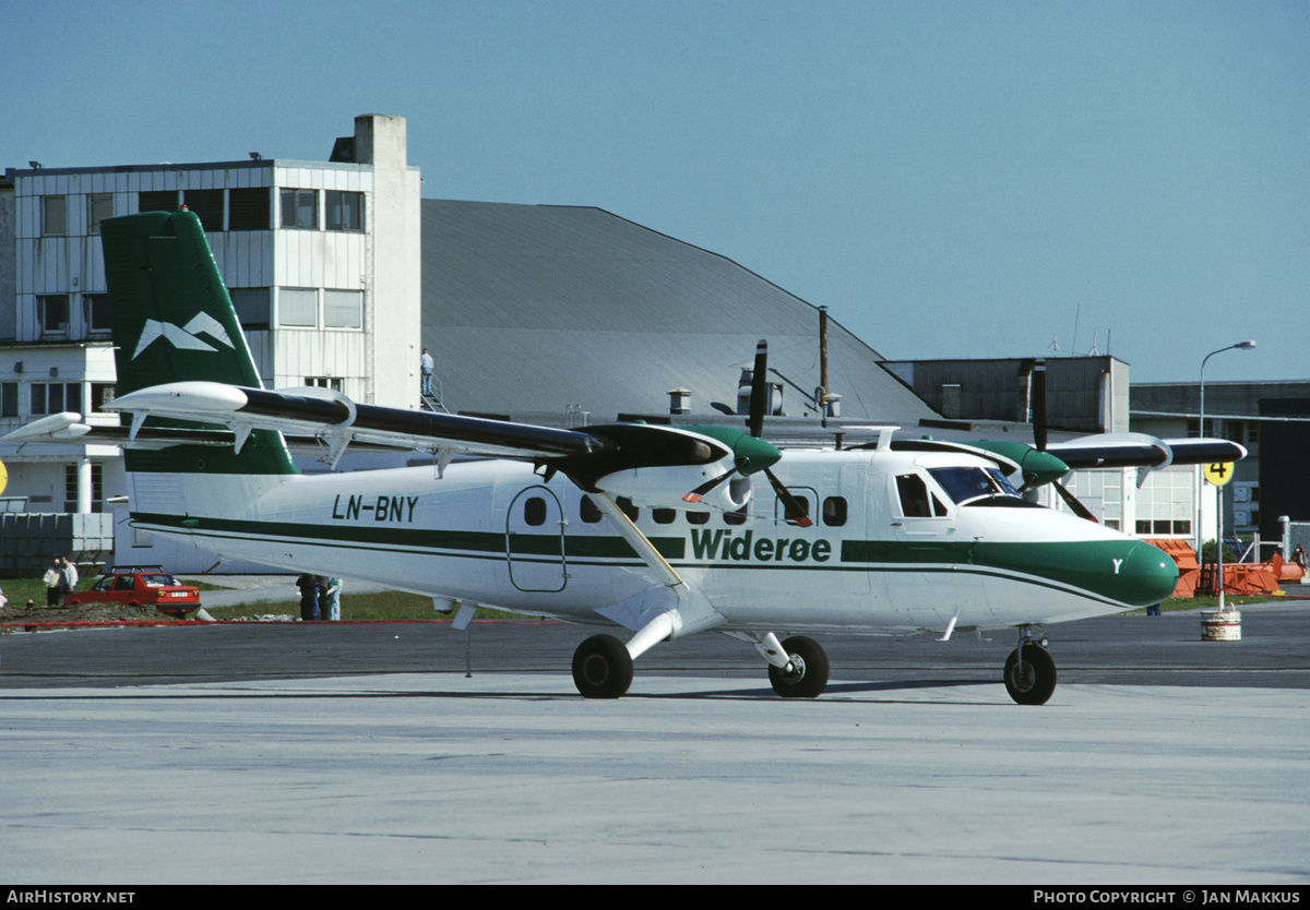 Aircraft Photo of LN-BNY | De Havilland Canada DHC-6-300 Twin Otter | Widerøe | AirHistory.net #669721