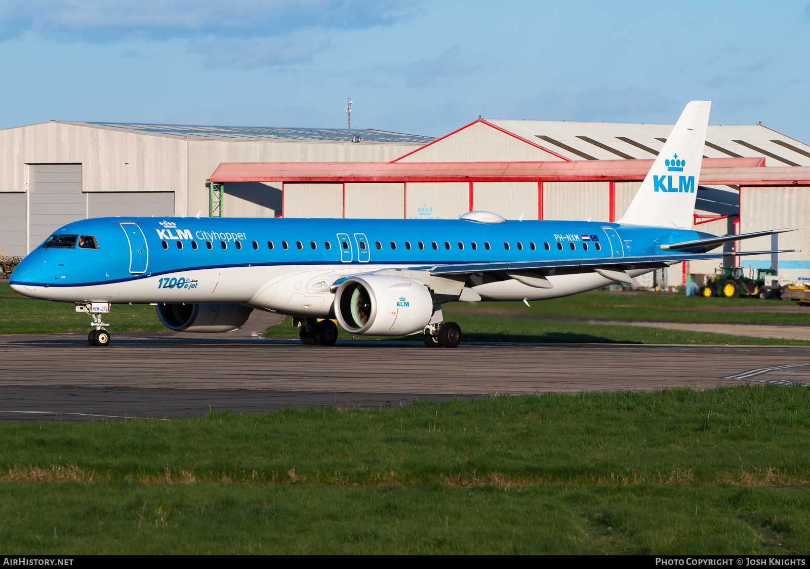 Aircraft Photo of PH-NXM | Embraer 195-E2 (ERJ-190-400) | KLM Cityhopper | AirHistory.net #669750