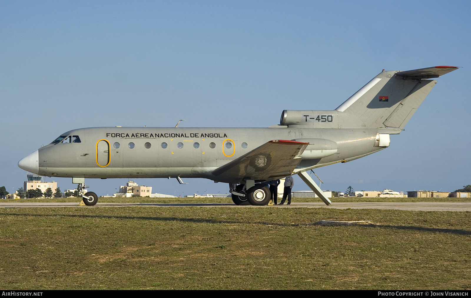 Aircraft Photo of T-450 | Yakovlev Yak-40K | Angola - Air Force | AirHistory.net #669891