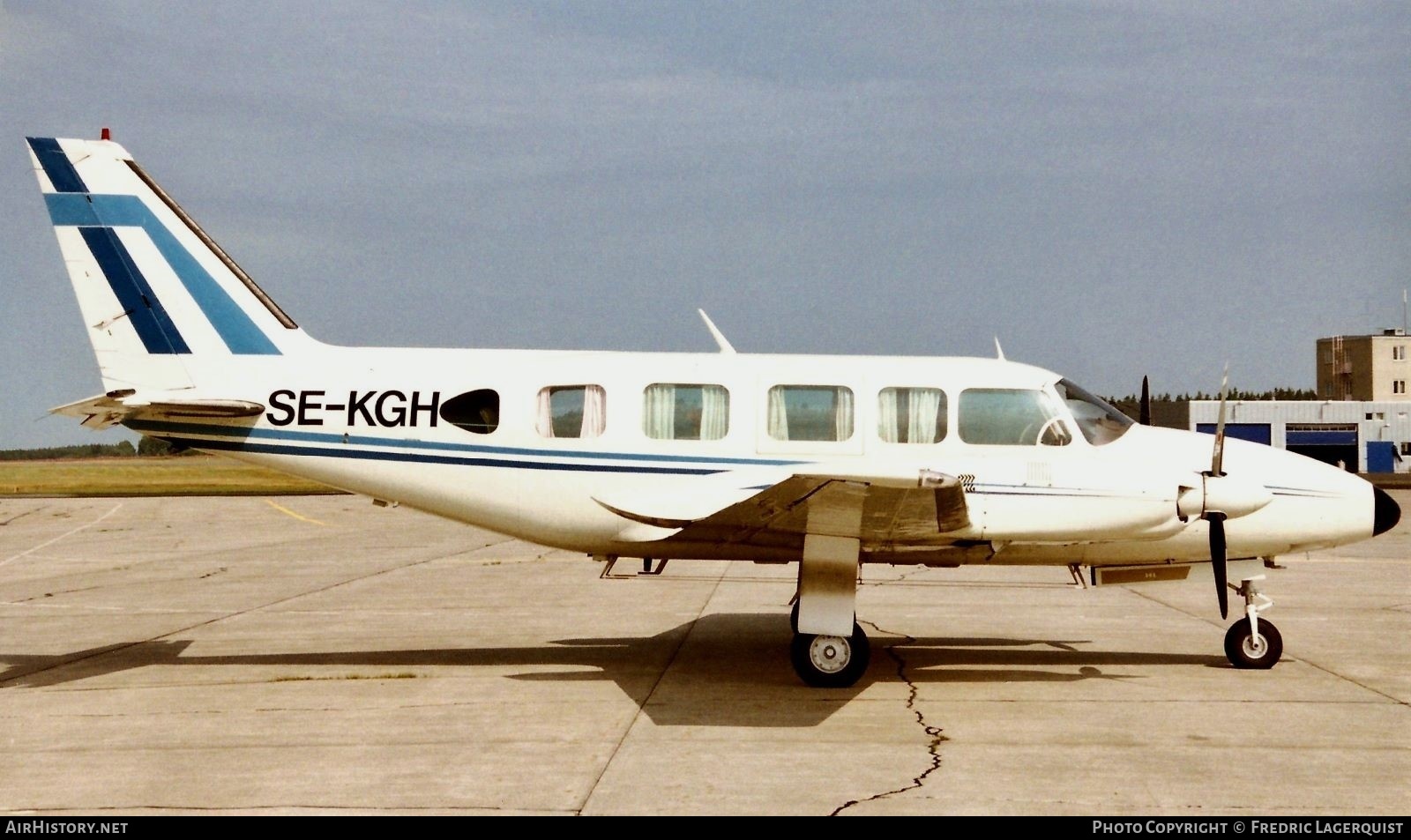Aircraft Photo of SE-KGH | Piper PA-31-350 Navajo Chieftain | AirHistory.net #669914